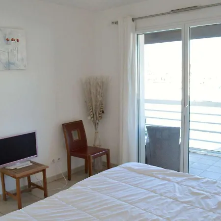 Maison Cap D'agde, 4 Pieces, 6 Personnes - Fr-1-249-350